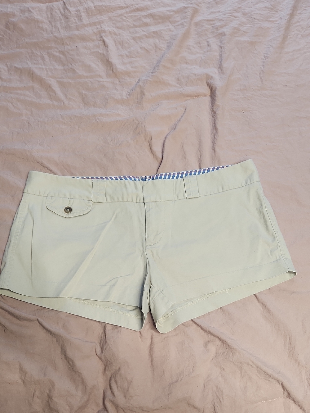 American Eagle Khaki "Favorite Short"
